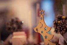 Kolozsvár karácsonyi vására egyre drágább – alternatív vásárt szerveztek a kiszorított kézművesek