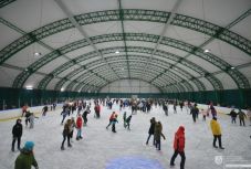 Megvalósult álom: fedett jégpályát avattak Székelyudvarhelyen