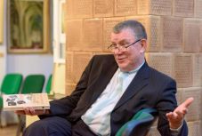 „Harminc évvel a rendszerváltás után is adósságot törlesztünk” - H. Szabó Gyula a Kriterion Kiadóról