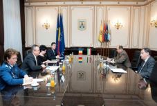 Bővítenék a román-magyar katonai együttműködést