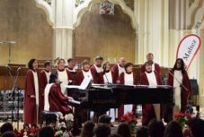 Összefogtak a szatmáriak: babamentő inkubátorra adományoztak