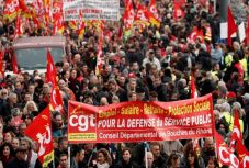 Franciaországban az ünnepek alatt sem várható javulás a közlekedésben