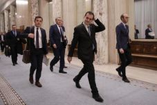 FRISSÍTVE - Közzétették a büdzsé tervezetét: a nyugdíjasok és a titkosszolgálatok is jól járnak