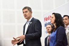 Belharcok az USR-ben: egy személyt kizártak a pártból, többnek felfüggesztették a tagságát