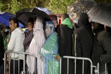 Csaknem 350 ezren élnek illegálisan Németországban