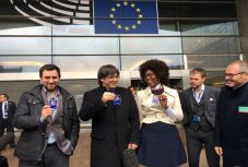Carles Puigdemont felvette európai parlamenti mandátumát