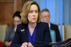 Augusztus 10-i tömegoszlatás: hat órán át faggatták Carmen Dant