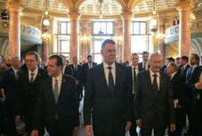 Johannis 1989-ről: „azt akarjuk, hogy a vétkeseket állítsák igazságszolgáltatás elé”