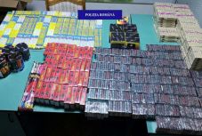 Negyedmilliónál több petárdát koboztak el egy autóból Bihar megyében