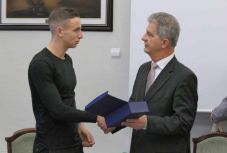 Emlékplakettet kapott Békéscsabán Zsóri Dániel