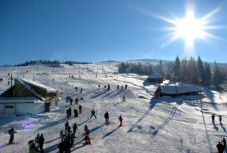 Síelésre alkalmas hó van ezen a Hunyad megyei pályán