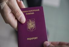 Hamis román iratokkal akart Debrecenből Londonba repülni három férfi