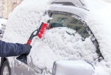 Tizenhét megyében nehezíti a közlekedést hóvihar és a lerakódott hóréteg 