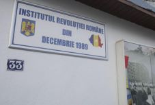 FRISSÍTVE – A kormány felszámolja az Iliescu-féle forradalmárintézetet