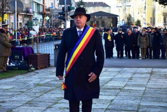 Cigány-törvényszék elé állítanák Dorin Florea polgármestert az erdélyi roma szervezetek