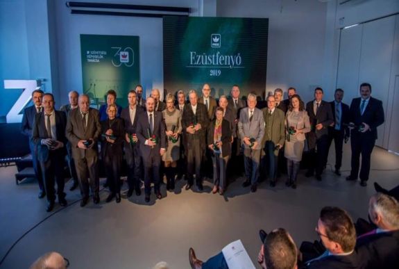 Évfordulós elismerések Kolozsváron: huszonnégyen részesültek Ezüstfenyő-díjban