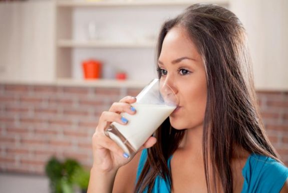 Lassabban öregszünk, ha alacsony zsírtartalmú tejet iszunk