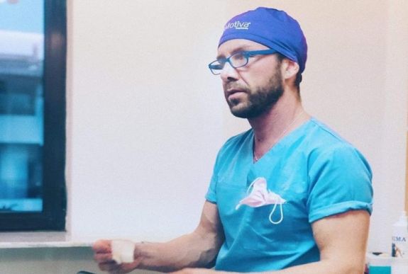 Vádat emeltek Matteo Politi, az olasz álorvos ellen