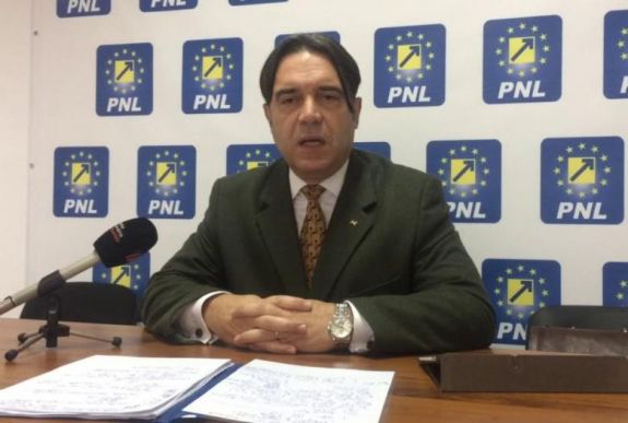 A PNL megtartaná a katonai különnyugdíjakat, a többit eltörölné