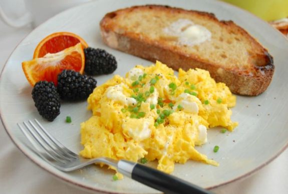 Ezzel a trükkel még finomabb lesz a rántotta