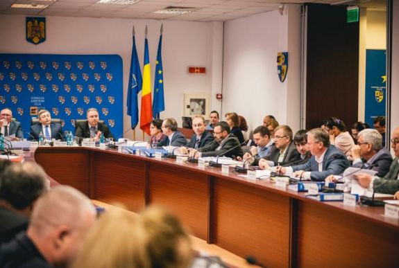 Szétosztották Kolozs megyében a jövedelemadóból származó bevételt