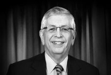 Elhunyt David Stern, az NBA legendás sportvezetője 