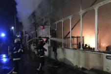 Tűz ütött ki egy marosvásárhelyi autójavító műhelyben