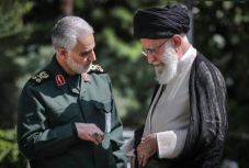 Kemény válaszlépést ígért az iráni legfelsőbb vezető Hamenei Szulejmáni halála miatt