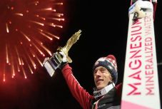 Dawid Kubacki nyerte a 68. síugró Négysáncversenyt