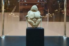 Hamis lehet a Piatra Neamț-i Vénusz, amelyet megrendezett fotókon „fedeztek fel” a régészek