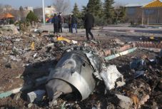 Iránban lezuhant gép: az ukrán légitársaság nem kételkedik a személyzet vétlenségében