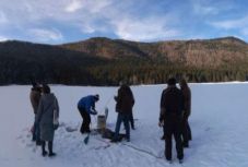 Veszélyben a Szent Anna-tó – összefogást sürgetnek