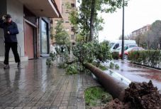 Spanyolországban hárman haltak meg a rossz időjárás miatt