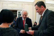 A magyar érdemrend lovagkeresztjével tüntették ki Lucian Boia román történészt