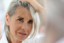 Megfejthették, hogyan okoz őszülést a stressz