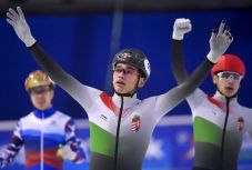 Rövidpályás gyorskorcsolya Eb: Liu Shaolin arany-, Liu Shaoang ezüstérmes 500 méteren