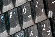 Kustán Magyari Attila: Nevünkön az ékezet