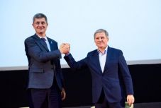 Júliusra tervezi a pártfúziót az USR és a PLUS vezetősége