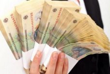 Ambrus Attila: Populizmus felsőfokon