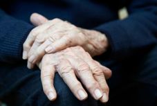 A Parkinson-kór már az ember születése előtt elkezdődhet
