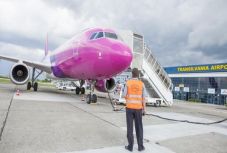 Nem adtak kártérítést az utasoknak, így fizetésre kényszerítették a Blue Airt és a Wizz Airt 