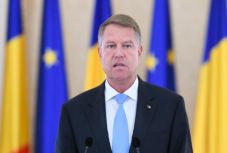 Johannis: a román állampolgárok korlátozások nélkül élhetnek elnyert jogaikkal a Brexit után