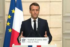 Macron a Brexitről: a britek távozása „történelmi vészjelzés
