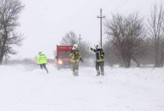 FRISSÍTVE - Székelyföldön is fennakadásokat okozott a hóviharokkal visszatérő tél