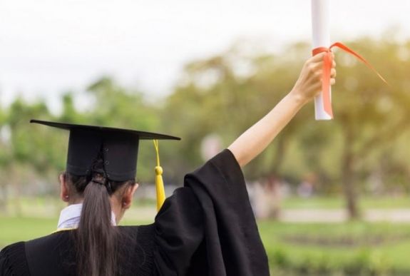 Ingyenes lesz ezentúl a külföldi egyetemeken szerzett diplomák honosítása