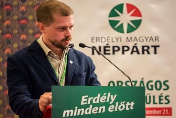 A ditrói események kapcsán tett diszkriminatív nyilatkozatai miatt feljelentették Băsescut