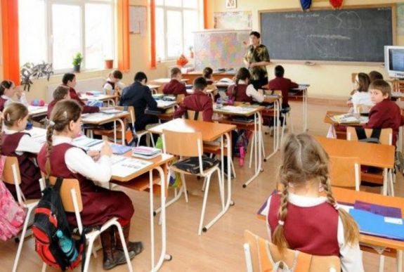 Átment a képviselőházban az a törvény, amely vonzóbbá teszi a tanári pályát