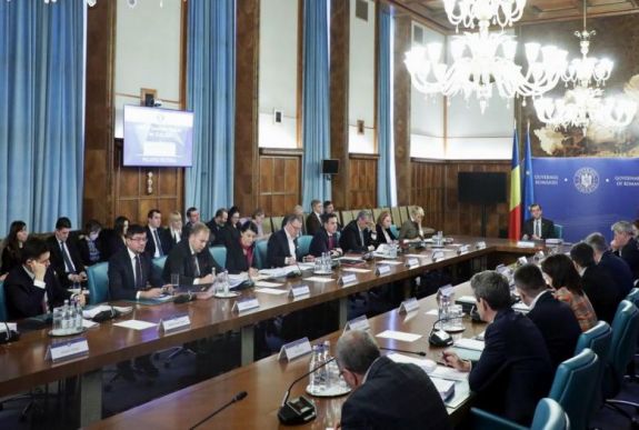 Még a fiókban tartja a kormányfő az előre hozott választásokat érintő sürgősségi rendeletet