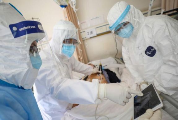 Koronavírus: ismét csökkent a napi új fertőzöttek száma Kínában