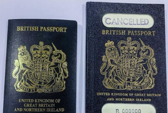 Brexit: márciustól ismét kék lesz a brit útlevél